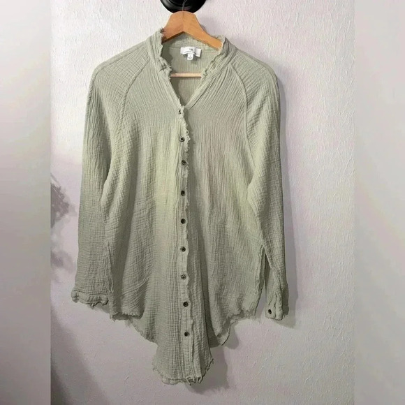 Urban Daizy Sage Green Gauze Button Down Top Size Large - Picture 1 of 6